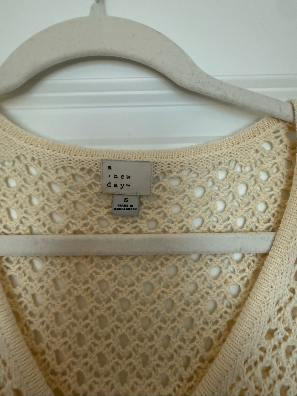 a new day Cream Open-Knit V-Neck Sweater